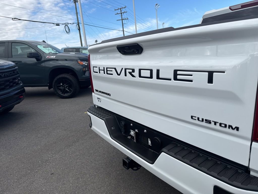 Used 2025 Chevrolet Silverado 1500 Custom w/ Turbomax Blackout Package image 30