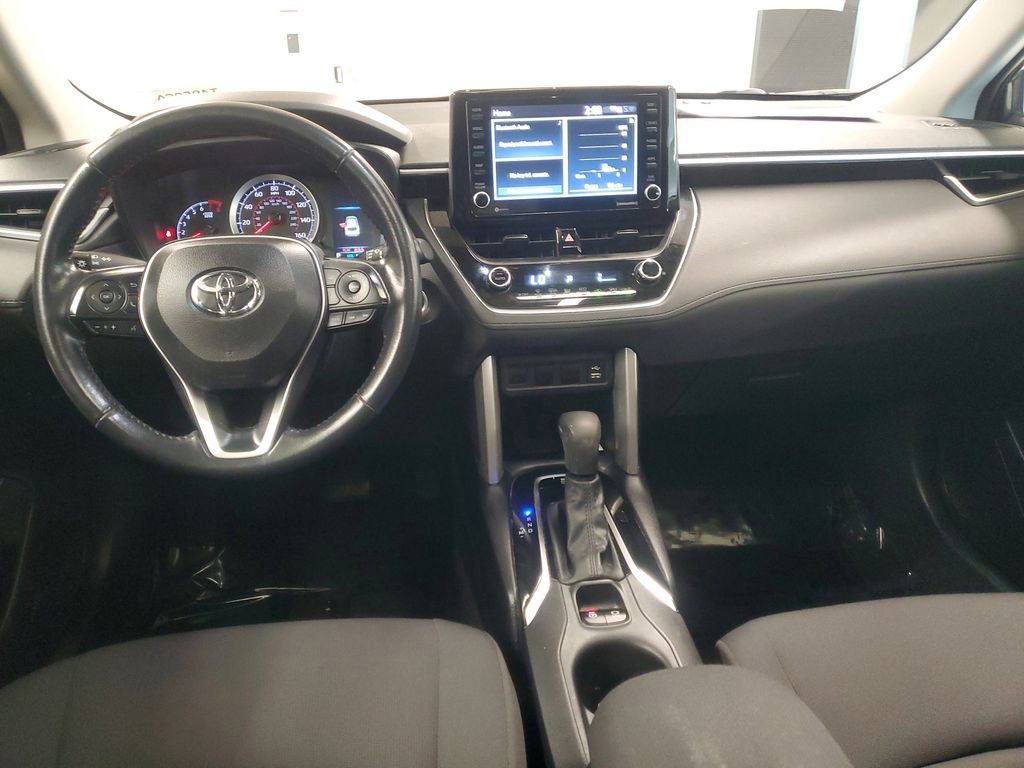 Used 2022 Toyota Corolla Cross LE w/ Moonroof Package image 9