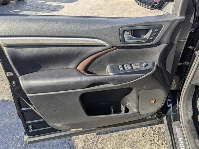 Used 2019 Toyota Highlander AWD V6 image 11