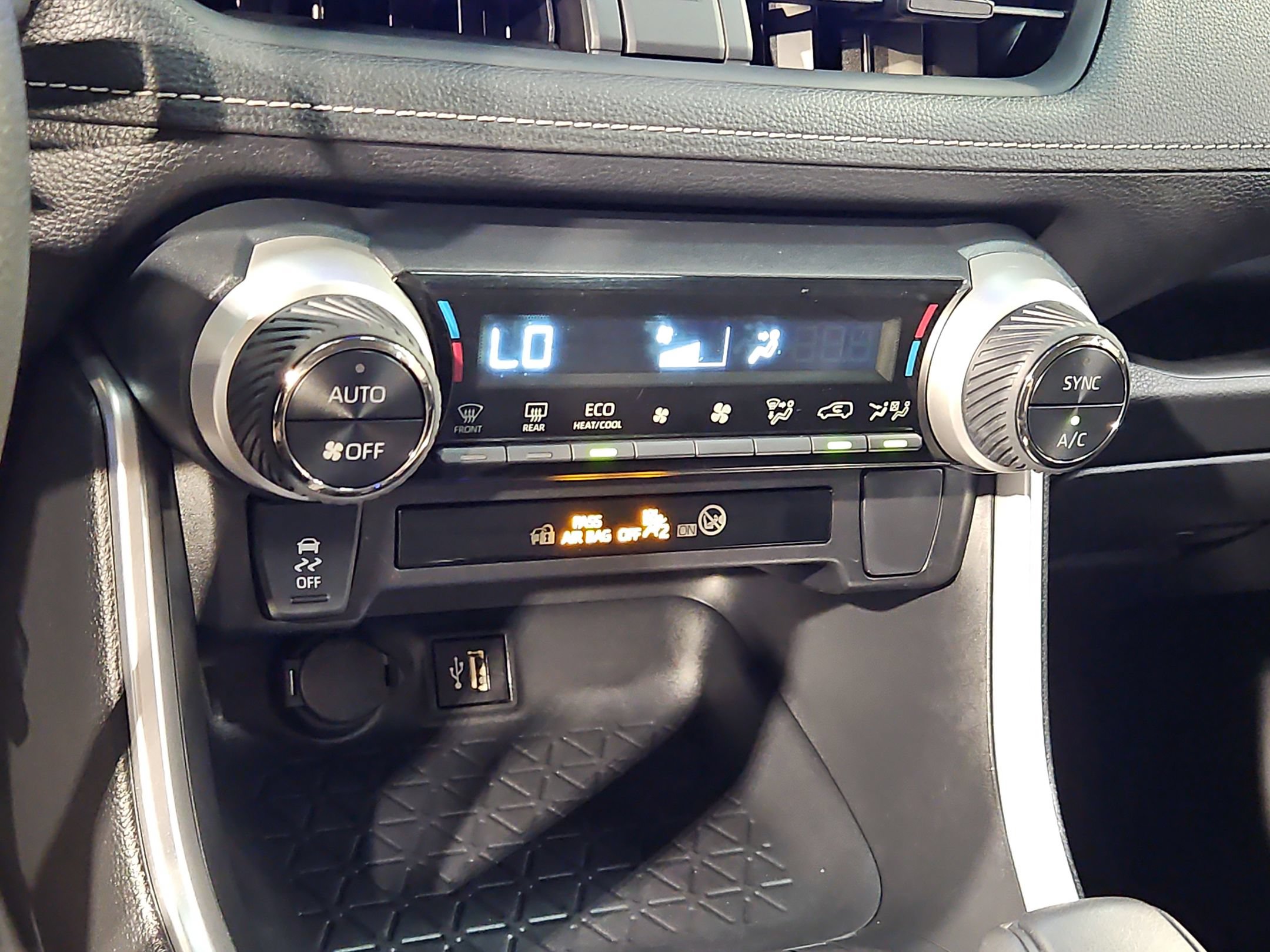 Certified 2025 Toyota RAV4 LE AWD/4WD image 30