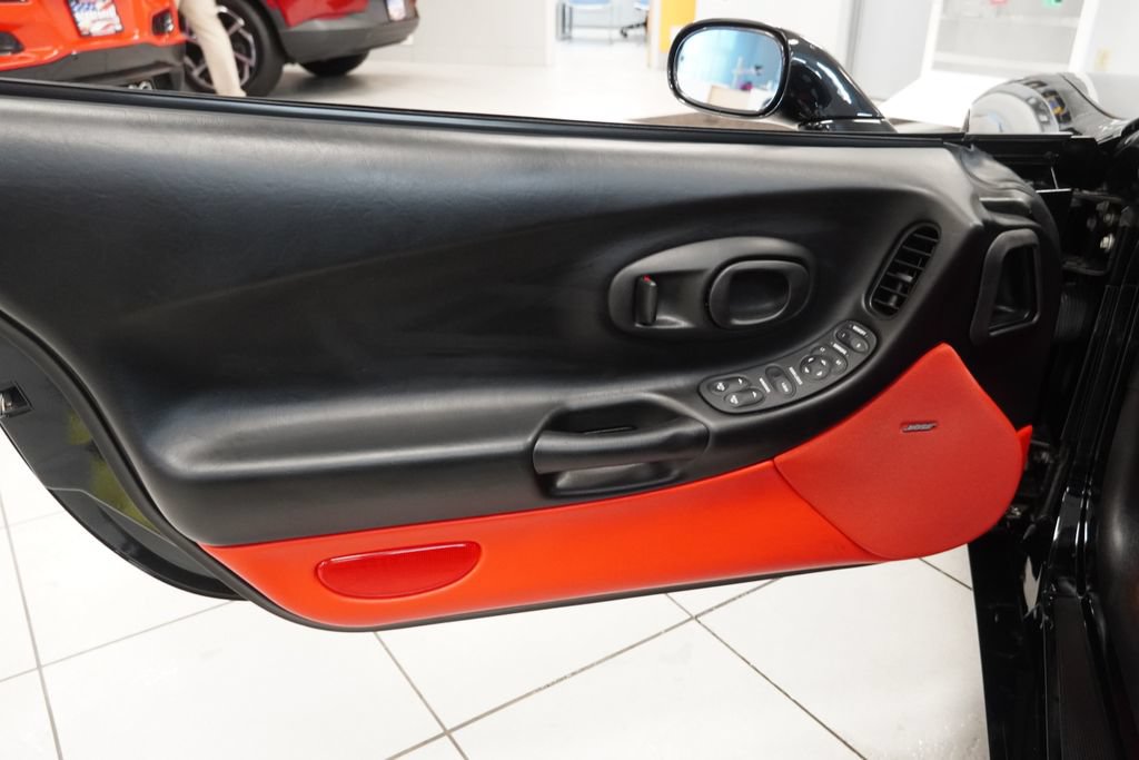 Used 2002 Chevrolet Corvette Z06 w/ Memory Pkg RWD image 18
