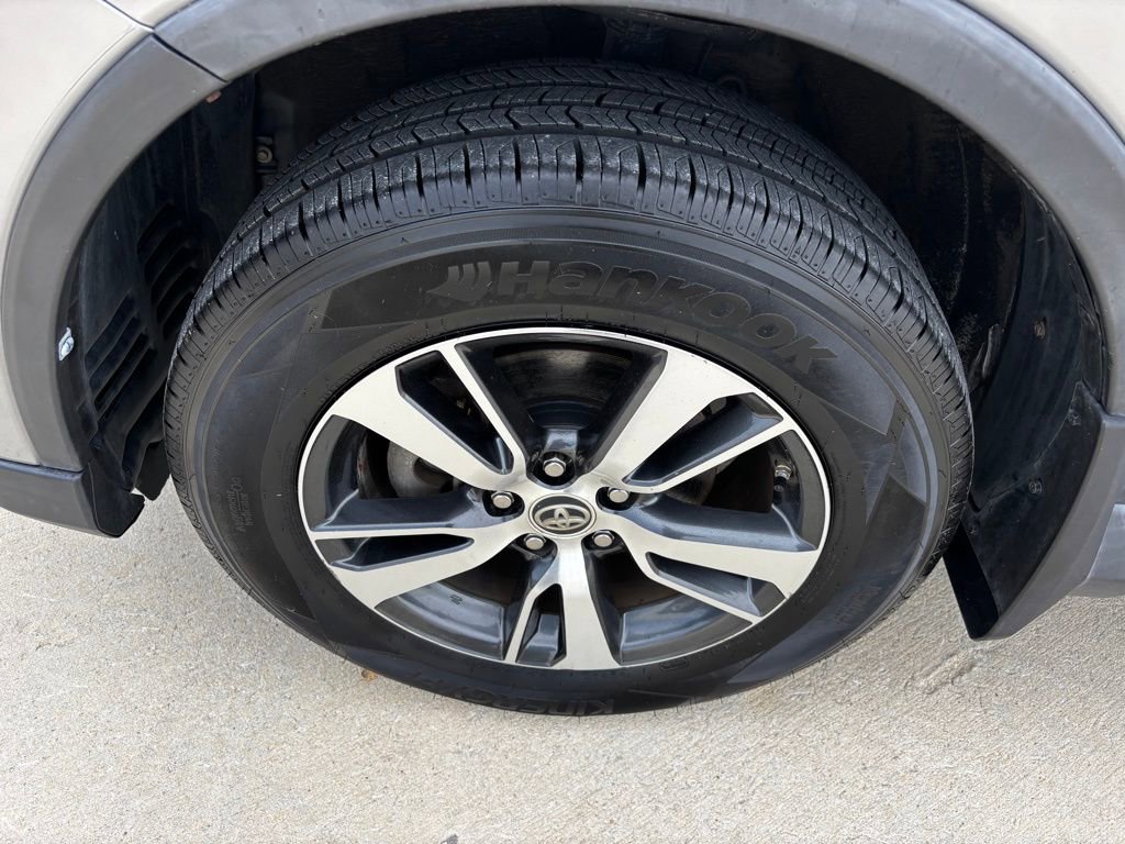 Used 2017 Toyota RAV4 XLE image 20