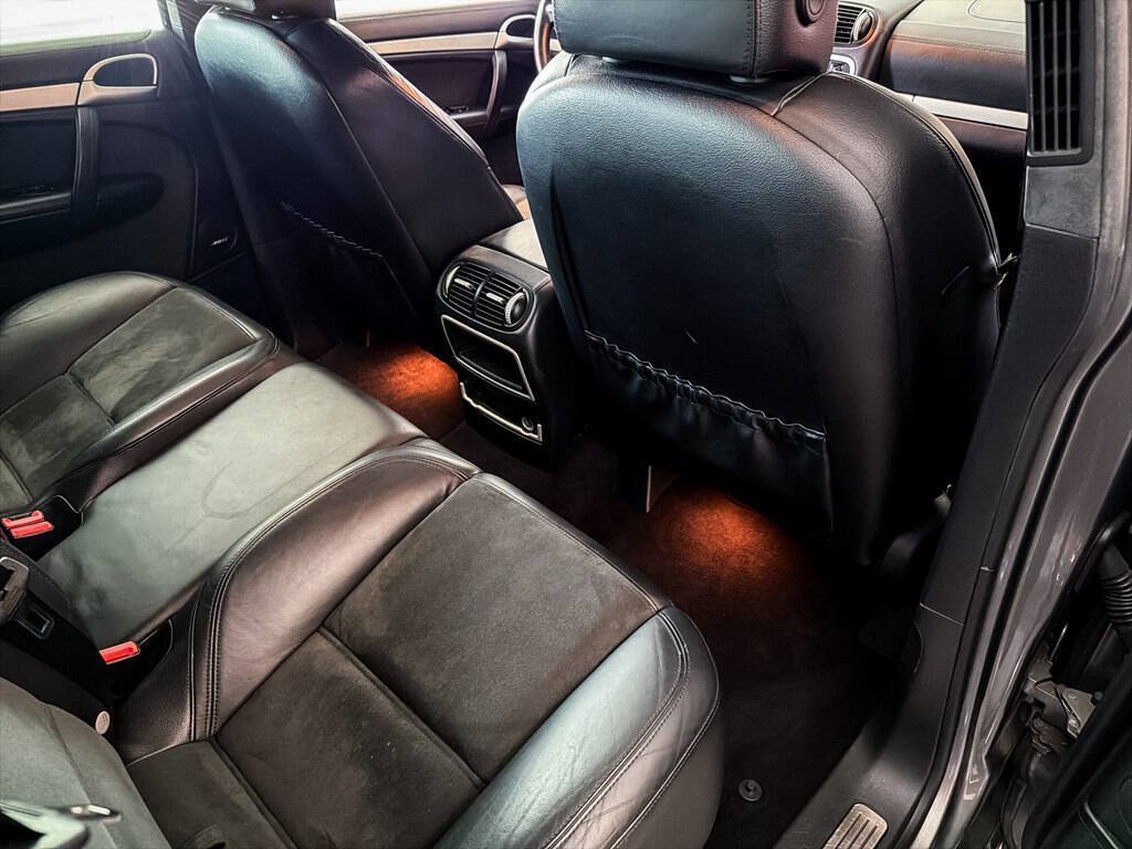 Used 2010 Porsche Cayenne GTS AWD/4WD image 23