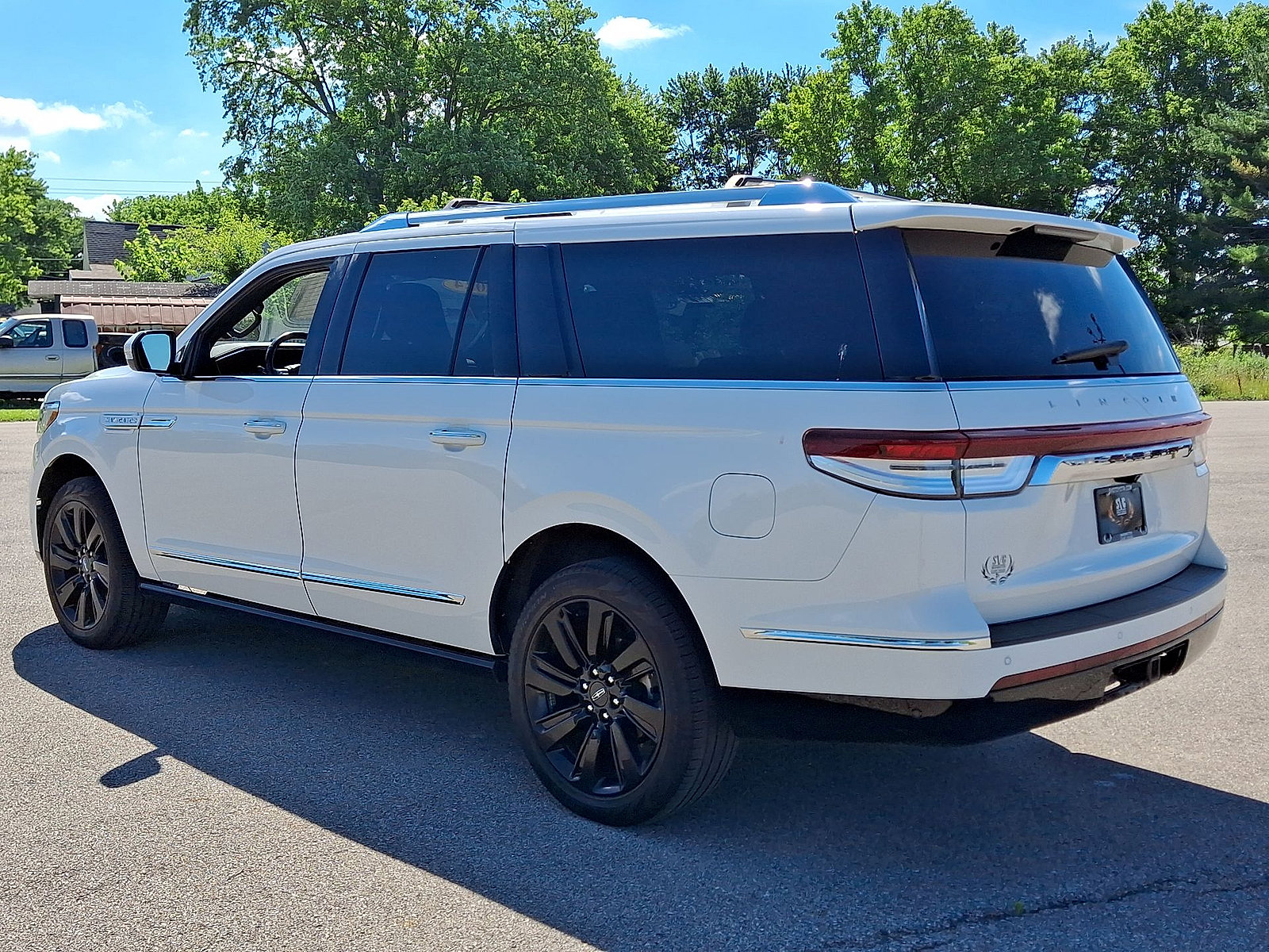 Used 2024 Lincoln Navigator L Reserve AWD/4WD image 22