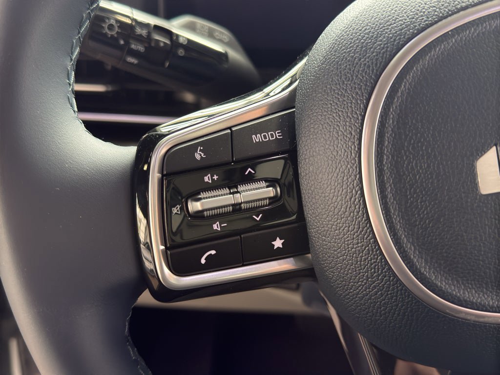 New 2026 Kia Carnival SX w/ SX Dark Edition Package image 19