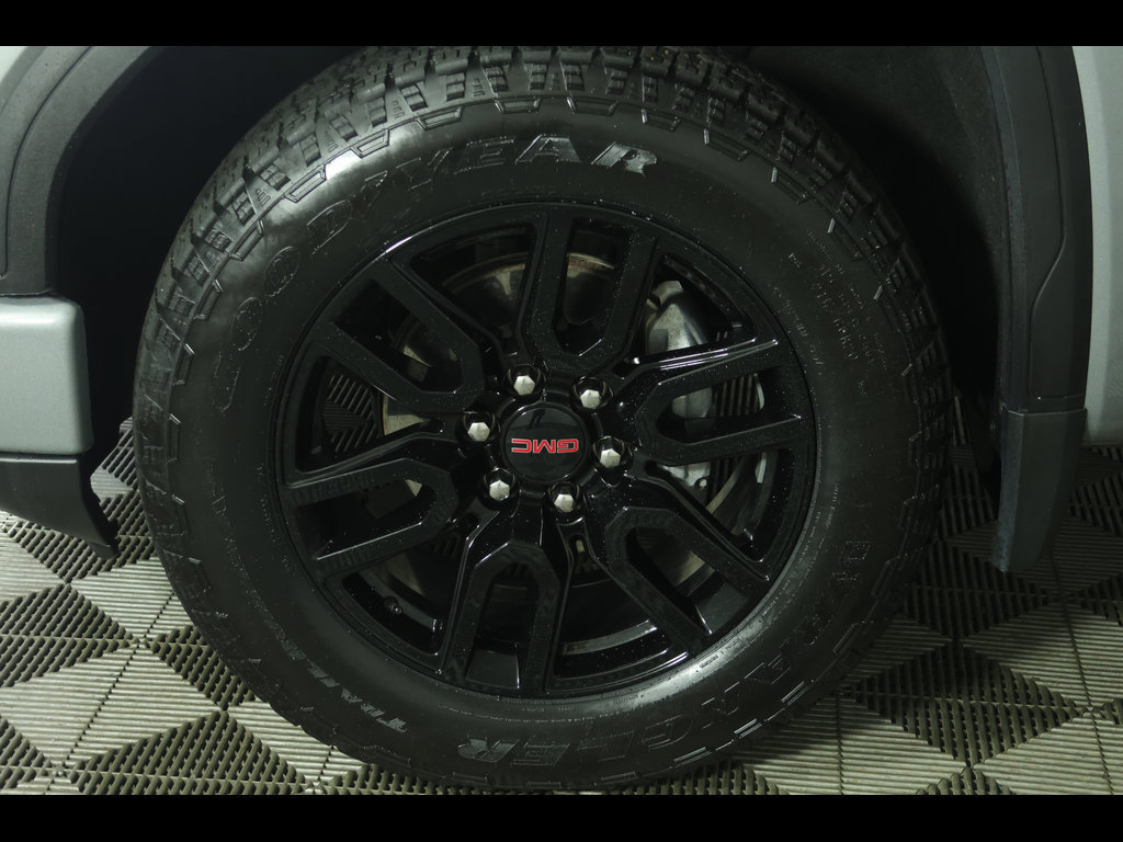 Used 2025 GMC Sierra 1500 Elevation AWD/4WD image 23