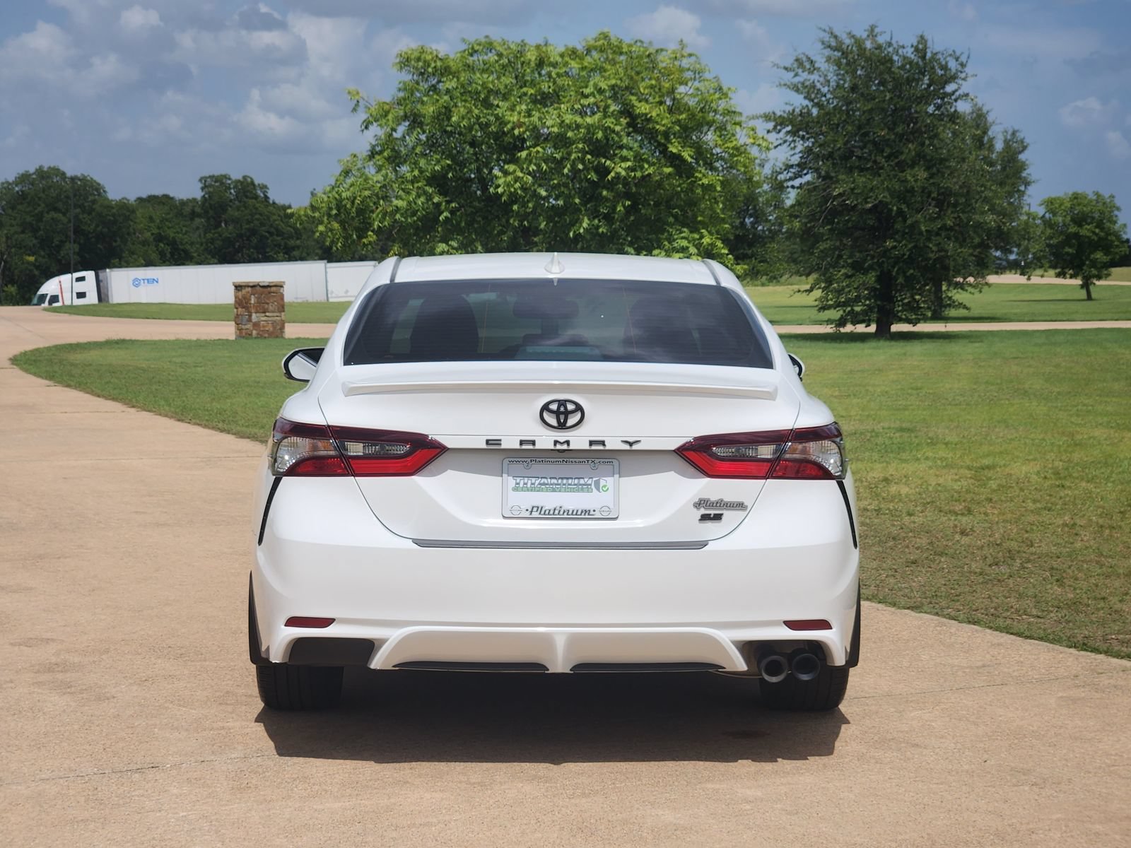 Used 2023 Toyota Camry SE w/ Convenience Package FWD image 8