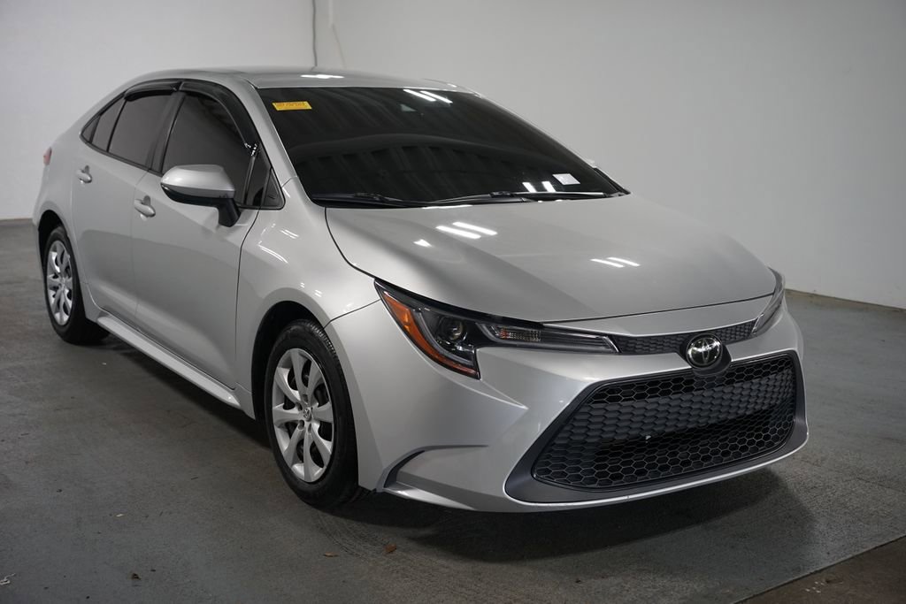 Certified 2022 Toyota Corolla LE FWD image 3