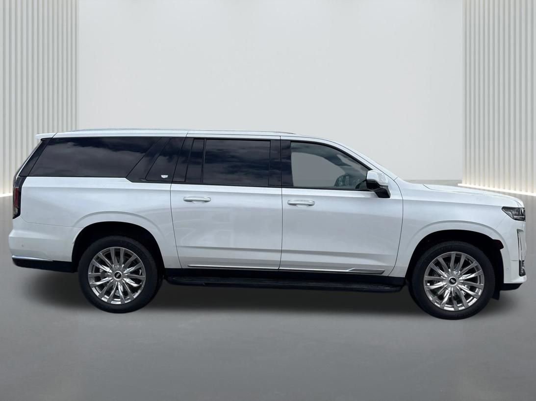 Used 2021 Cadillac Escalade ESV Premium Luxury image 4