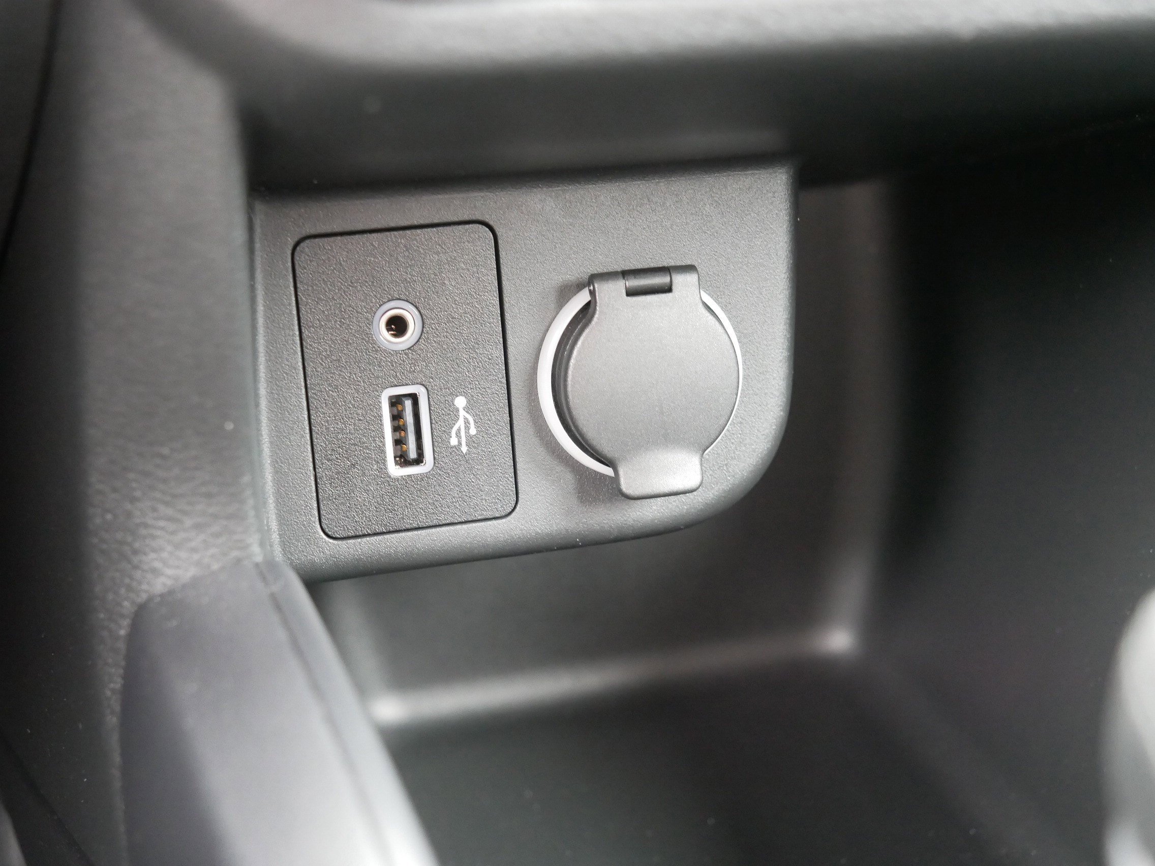 Certified 2023 Nissan Kicks S image 32