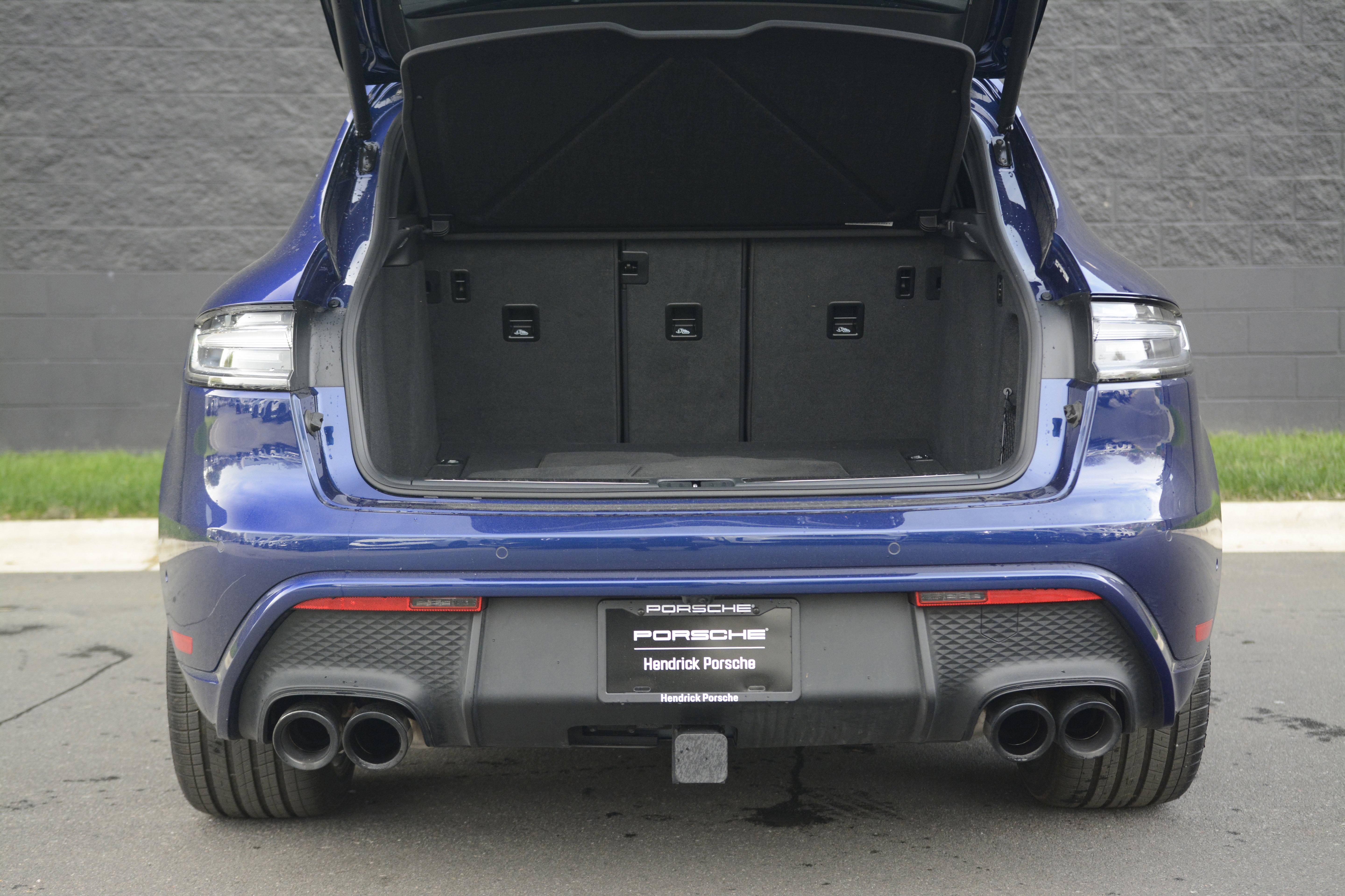 Certified 2024 Porsche Macan GTS w/ Premium Plus Package AWD/4WD image 41