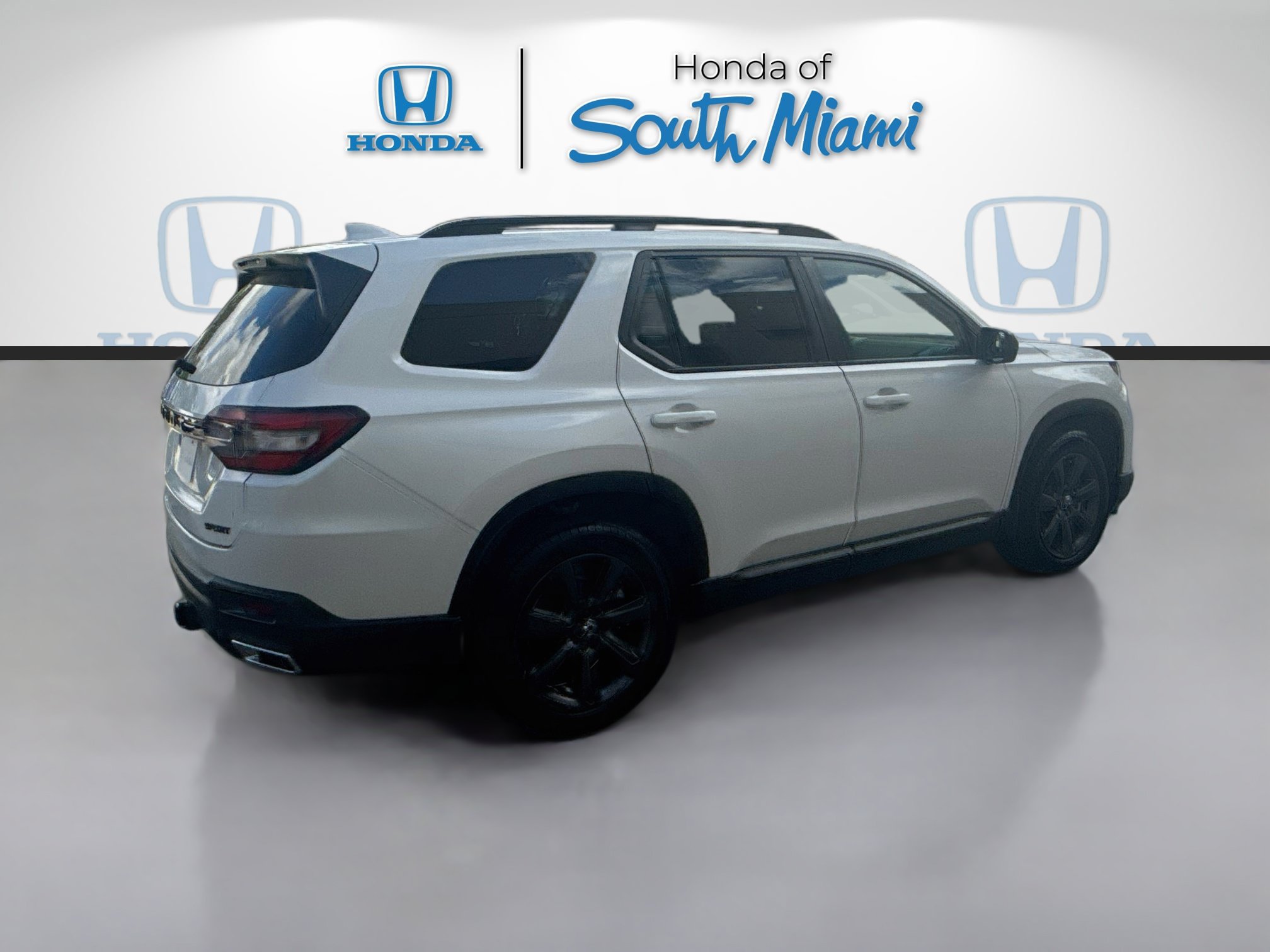 Certified 2025 Honda Pilot Sport image 7