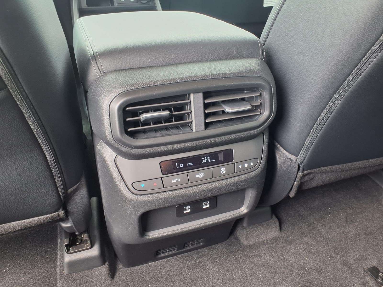 New 2026 Honda Pilot Touring image 8