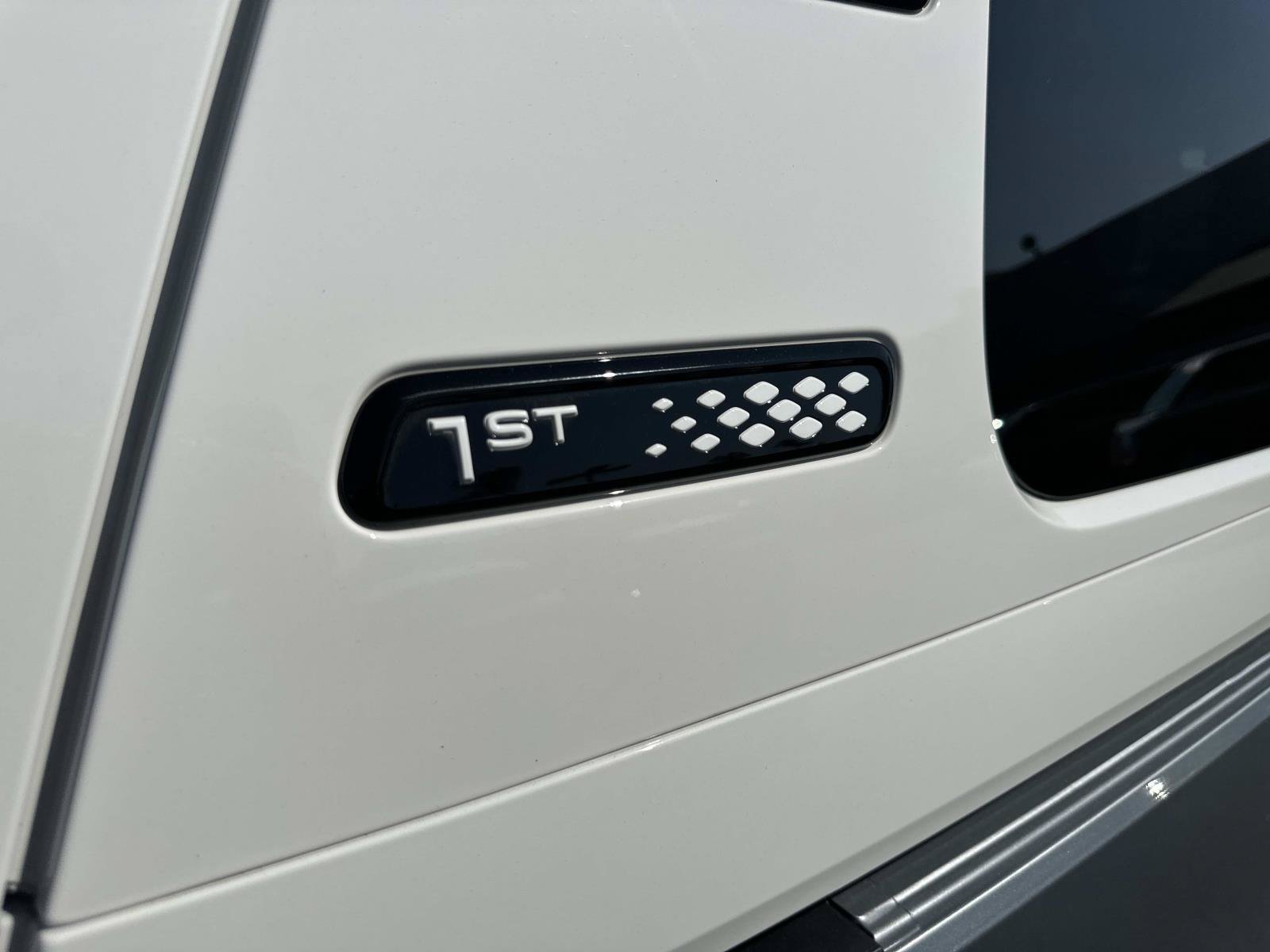 Used 2025 Volkswagen ID. Buzz 1st Edition AWD/4WD image 31