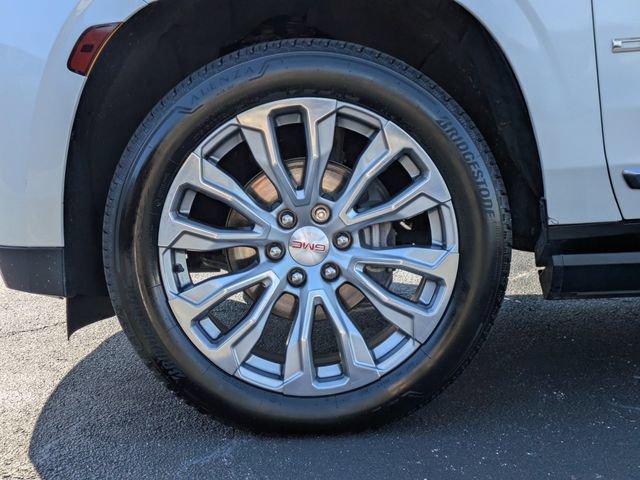 Used 2022 GMC Yukon XL Denali AWD/4WD image 13