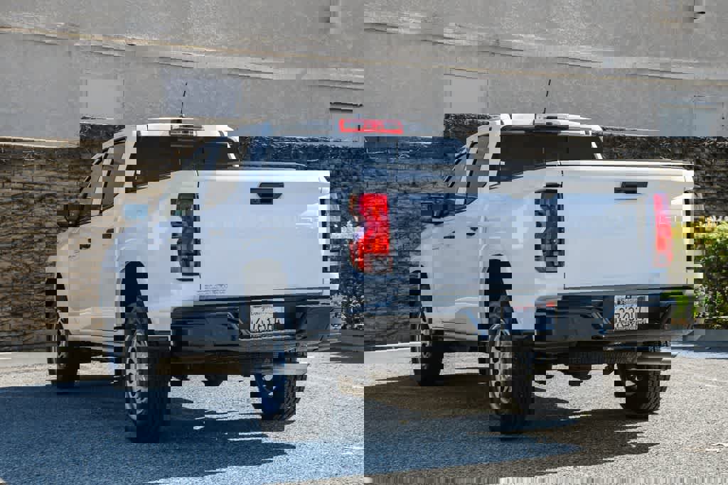 Used 2025 Chevrolet Colorado W/T image 9