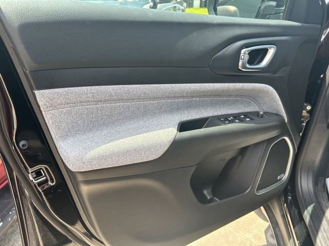 New 2024 Jeep Compass Latitude w/ Sun and Sound Group image 20