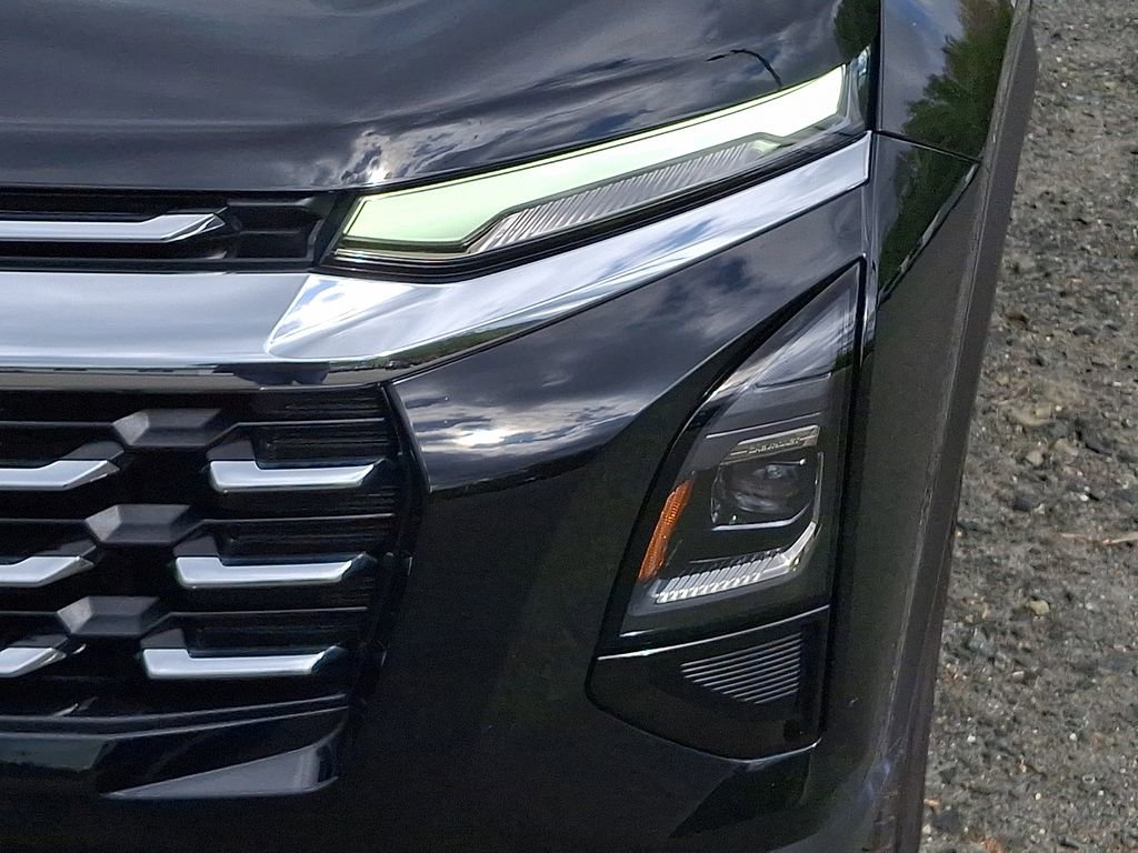 Used 2025 Chevrolet Equinox LT AWD/4WD image 9