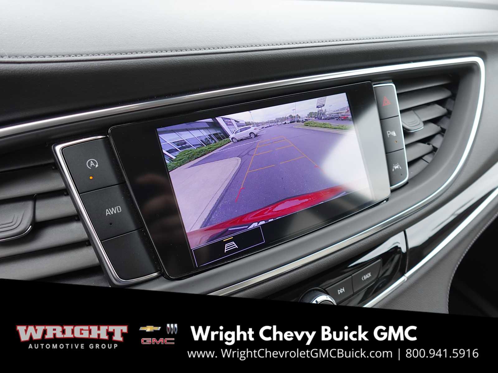 Used 2023 Buick Enclave Essence image 21