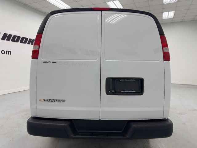 New 2026 Chevrolet Express 3500 Extended w/ Driver Convenience Package RWD image 6