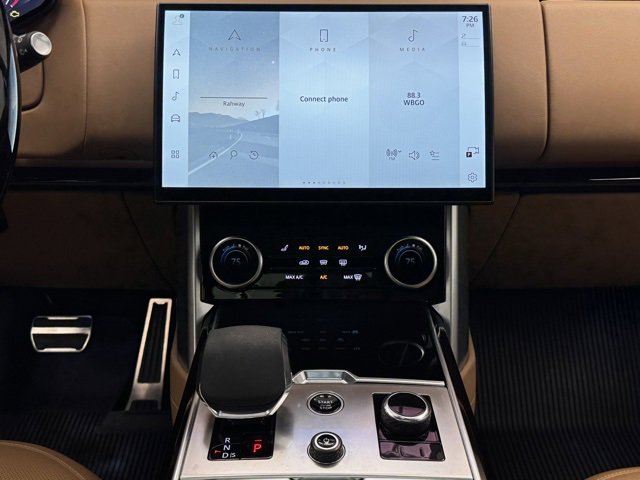 Used 2023 Land Rover Range Rover Long Wheelbase SE image 31