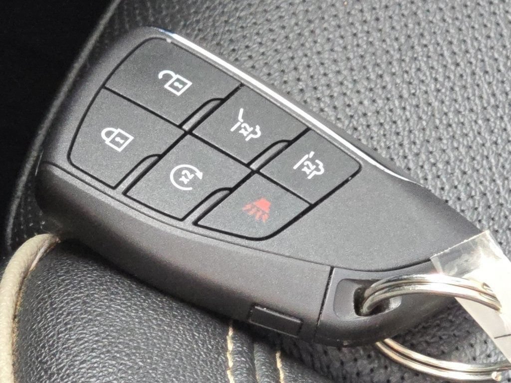 Used 2023 GMC Yukon SLT w/ SLT Premium Package AWD/4WD image 35