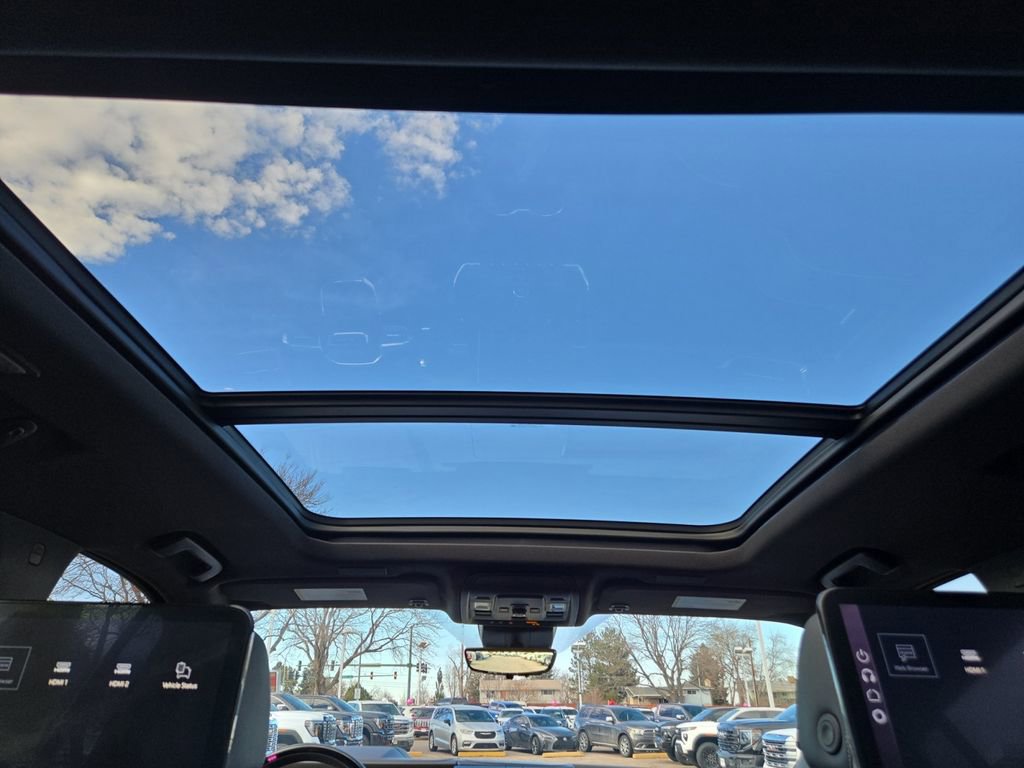 Used 2025 GMC Yukon XL Elevation w/ Elevation Premium Package image 37