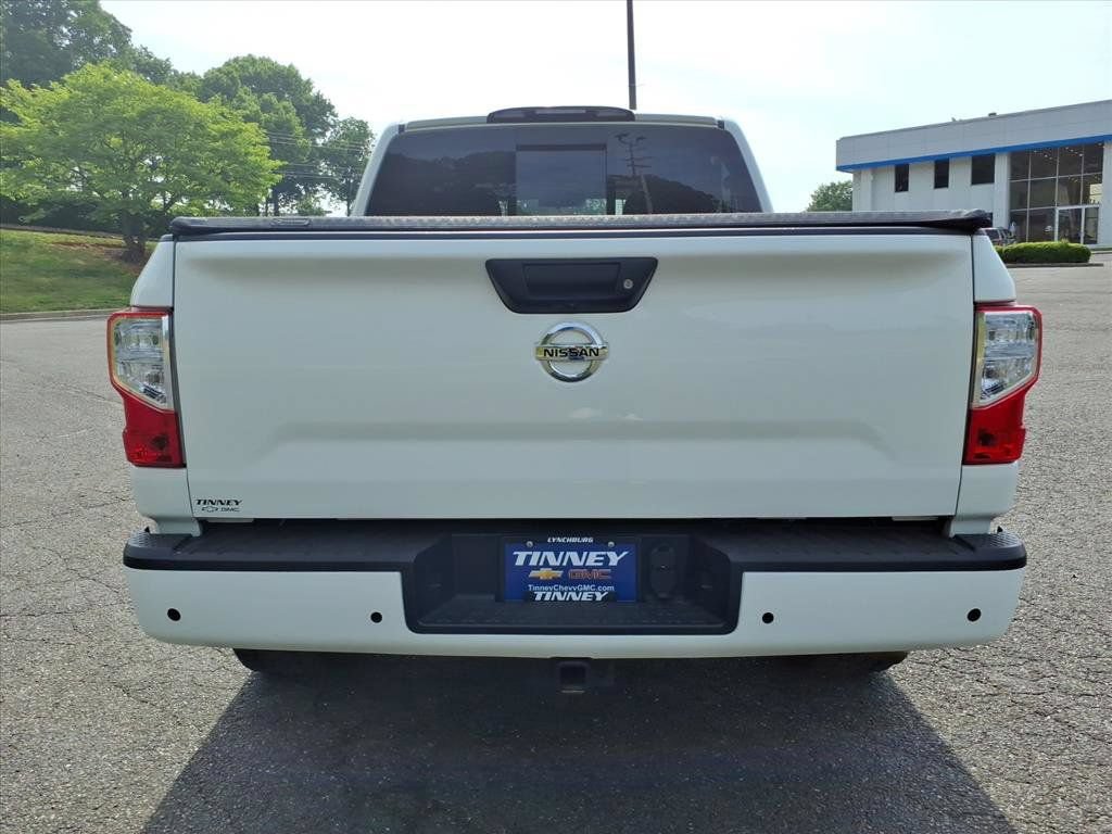 Used 2021 Nissan Titan SV AWD/4WD image 4