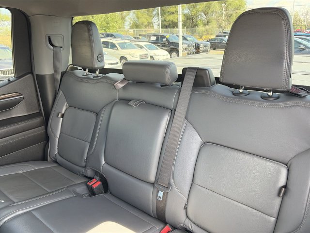 Used 2023 Chevrolet Silverado 1500 RST AWD/4WD image 32