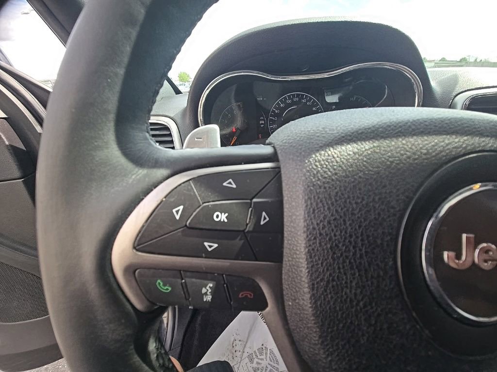 Used 2017 Jeep Grand Cherokee Altitude AWD/4WD image 17