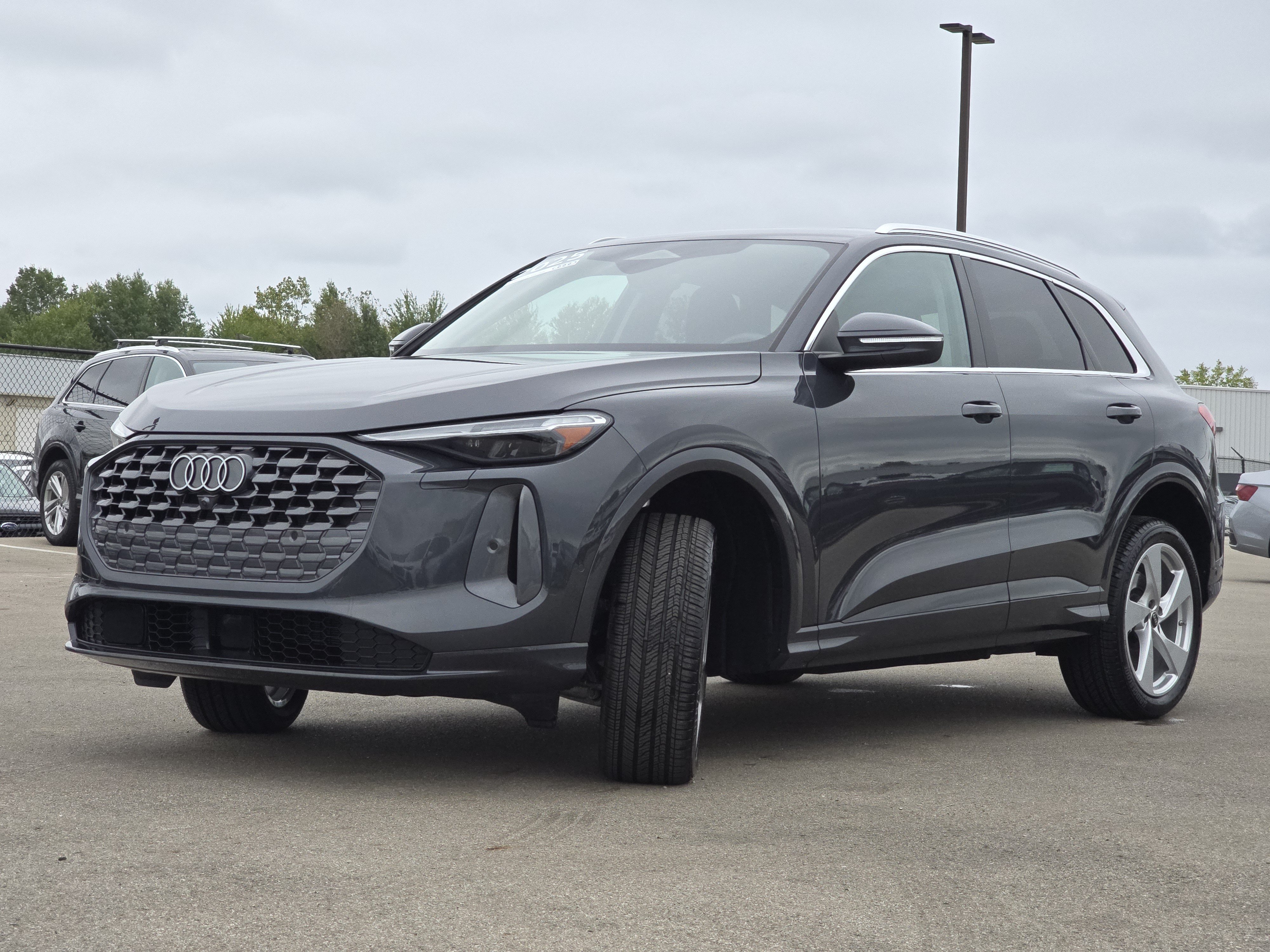 Certified 2025 Audi Q5 Premium Plus w/ Premium Plus AWD/4WD image 3