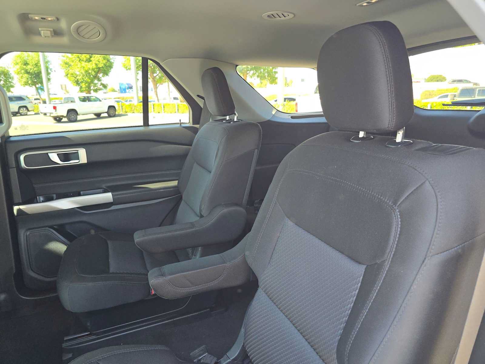 Used 2023 Ford Explorer XLT RWD image 19