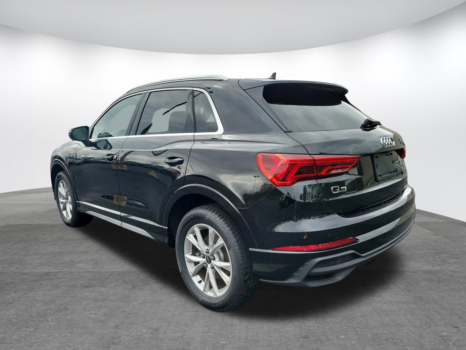 Used 2025 Audi Q3 2.0T Premium image 26
