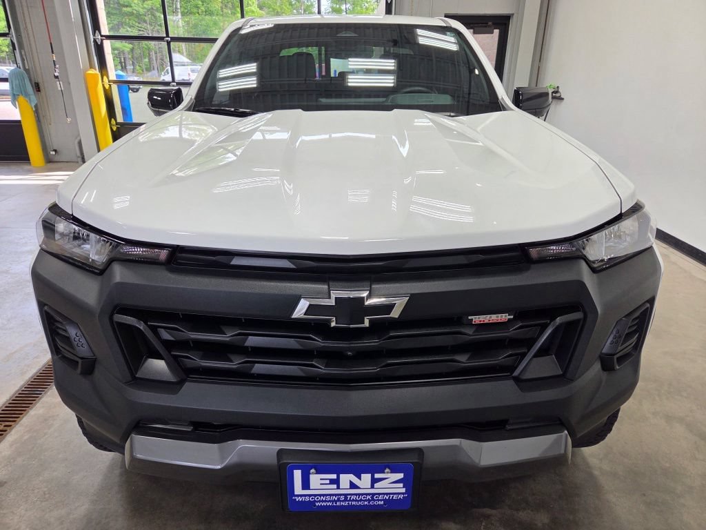 Used 2023 Chevrolet Colorado Trail Boss w/ Technology Package AWD/4WD image 3