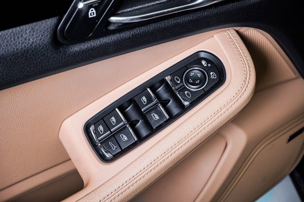 Used 2020 Porsche Macan image 26