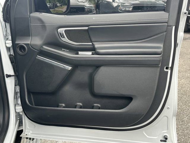 Used 2025 Ford Expedition Platinum w/ Stealth Performance Package AWD/4WD image 20