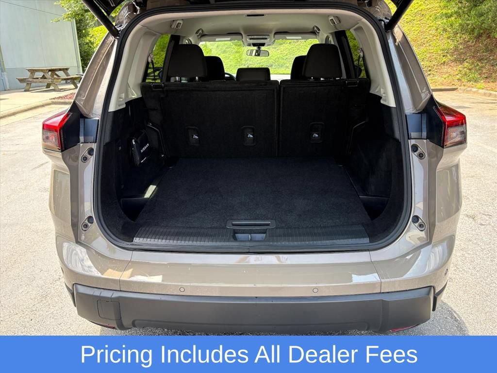 Used 2025 Nissan Rogue SV AWD/4WD image 26