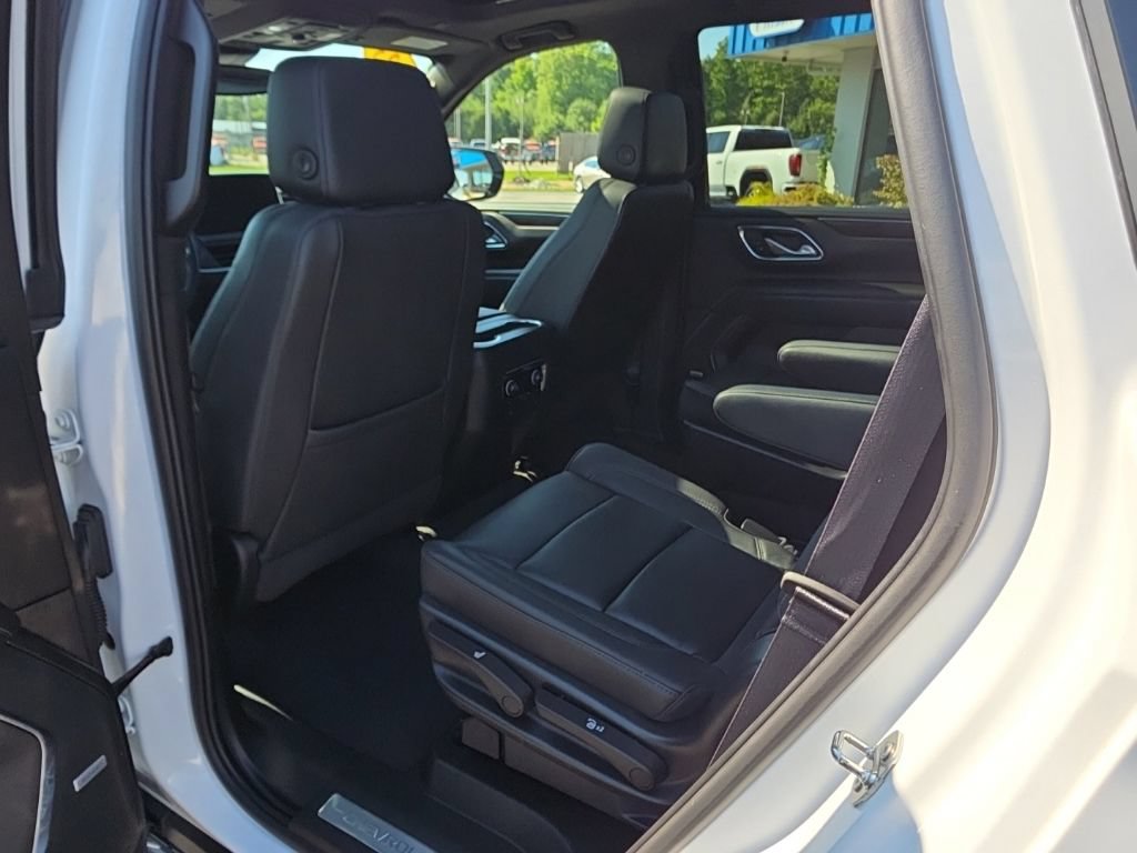 Used 2023 Chevrolet Tahoe LT w/ Luxury Package AWD/4WD image 31