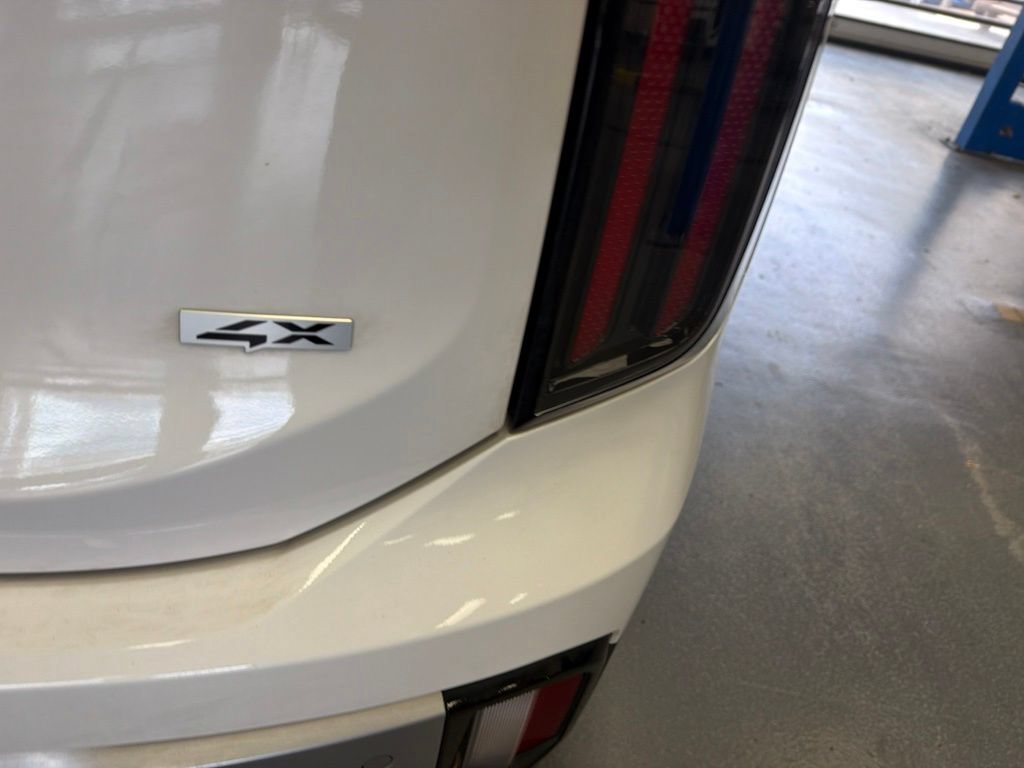 Used 2024 Kia Telluride AWD image 9