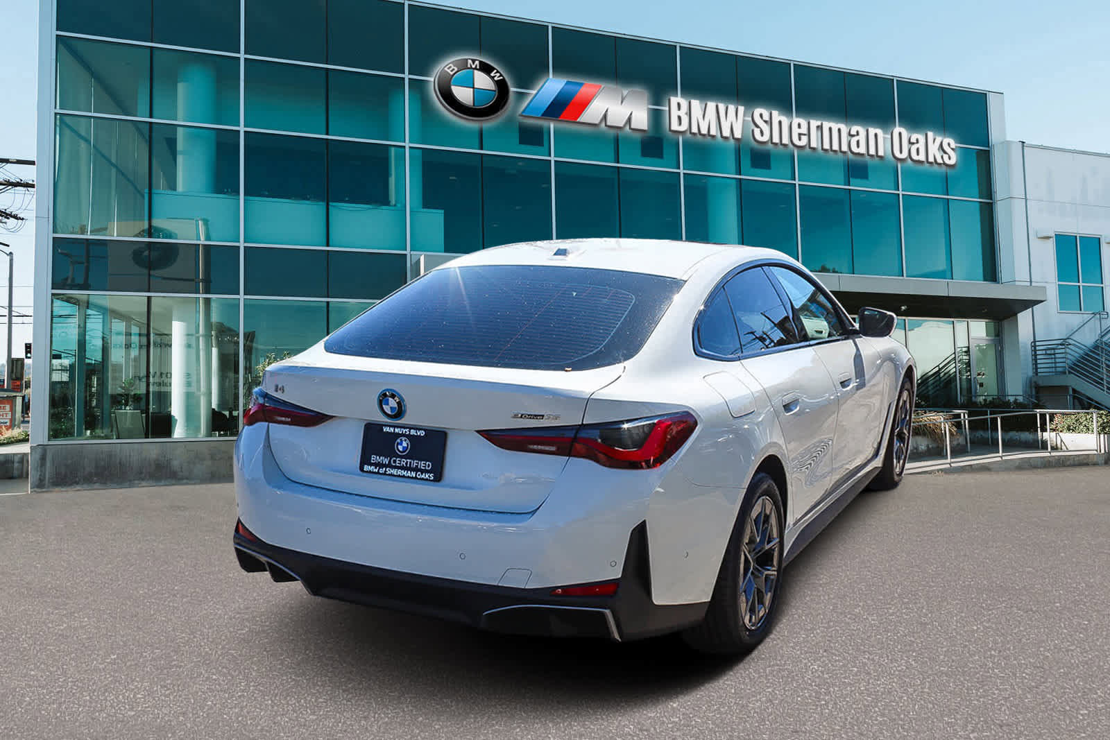 Certified 2023 BMW i4 eDrive35 w/ Premium Package image 4