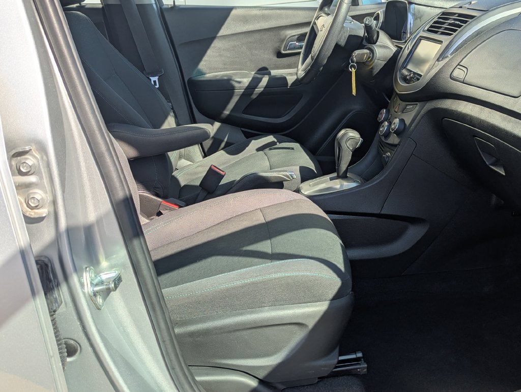 Used 2016 Chevrolet Trax LS FWD image 24