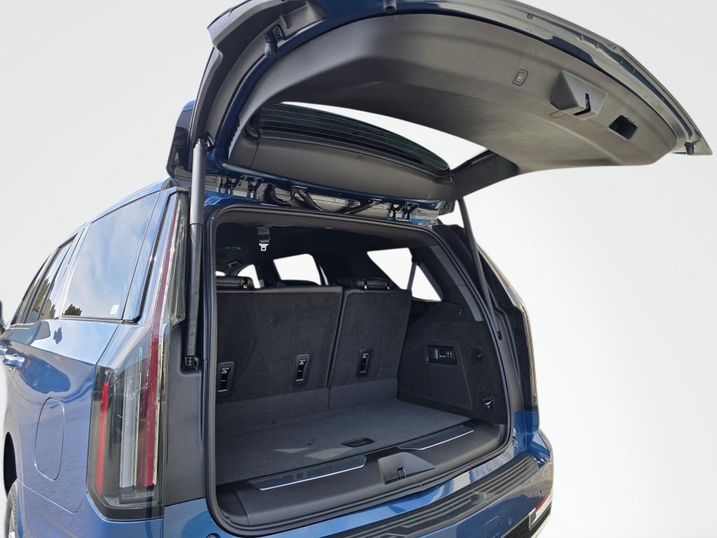 New 2026 Cadillac Escalade 4WD image 13