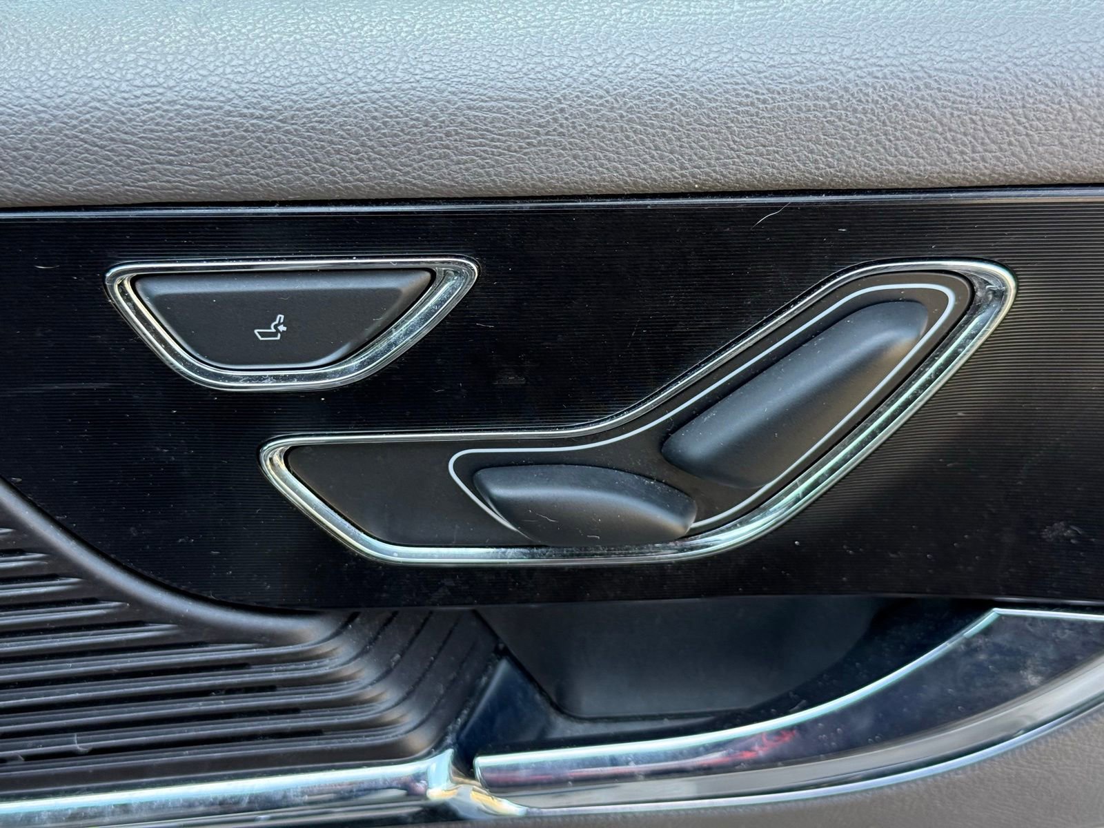 Used 2022 Lincoln Corsair AWD w/ Premium Package image 20