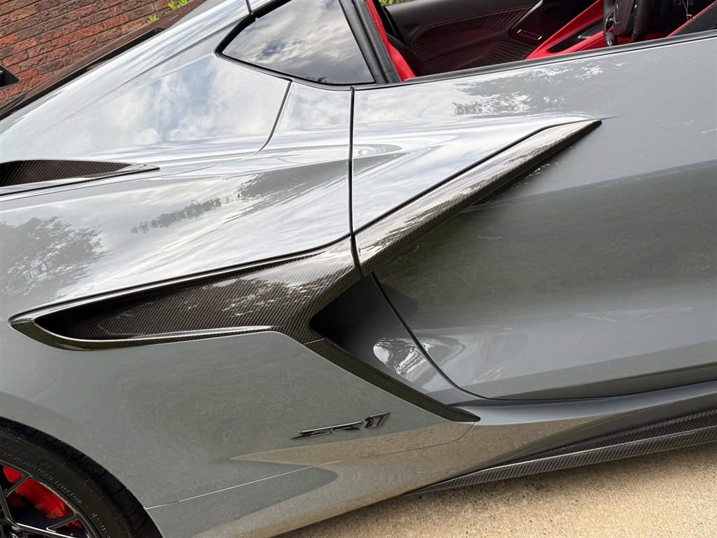 Used 2025 Chevrolet Corvette ZR1 w/ ZR1 Carbon Fiber Aero Package image 40