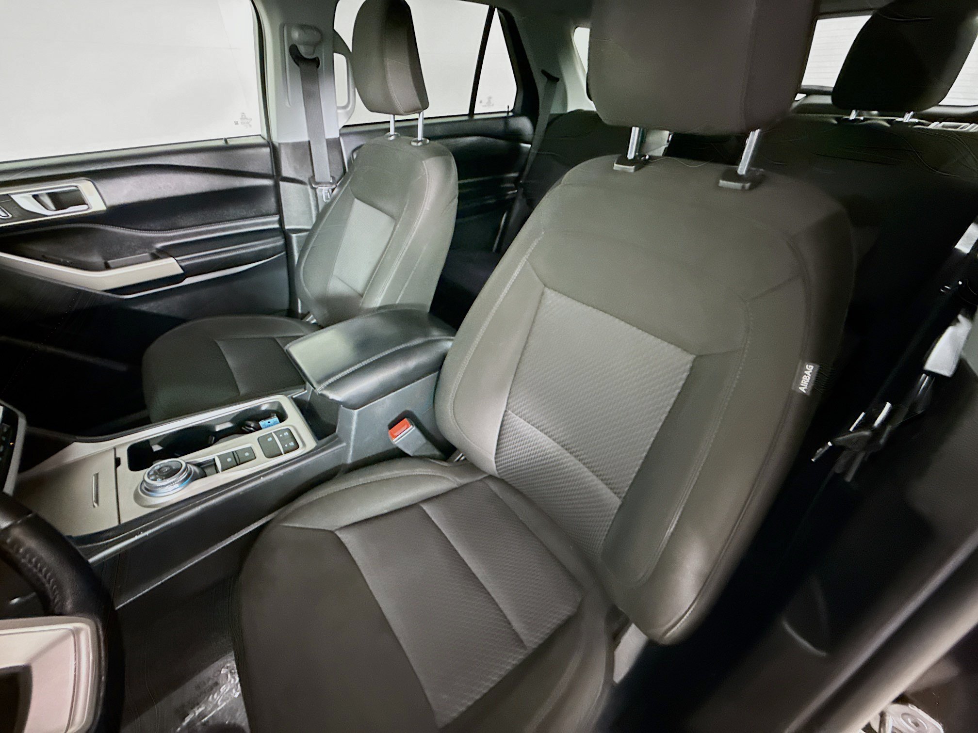 Used 2023 Ford Explorer XLT RWD image 25