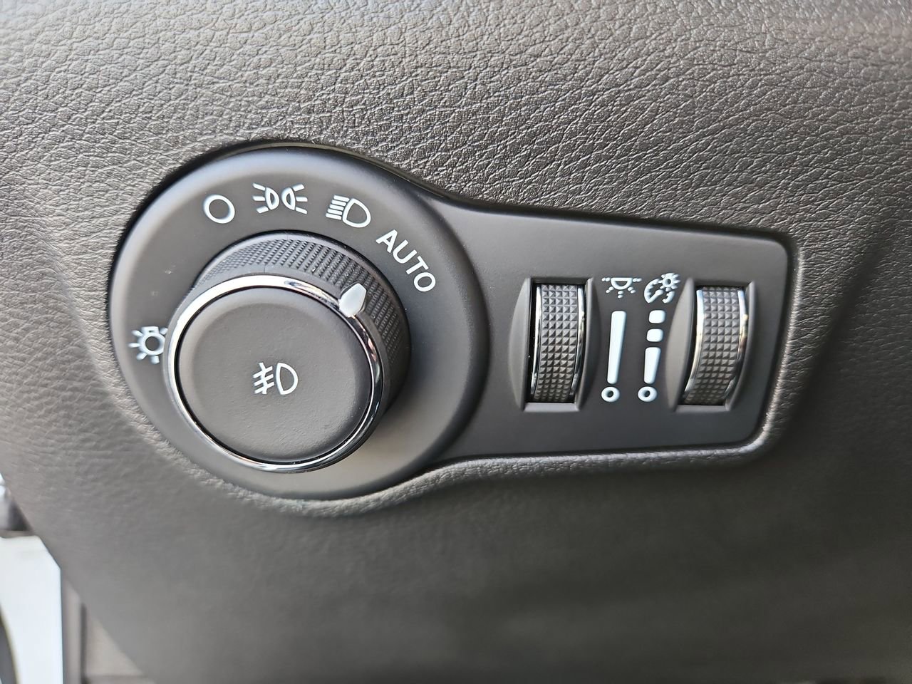 New 2026 Jeep Compass Limited image 29