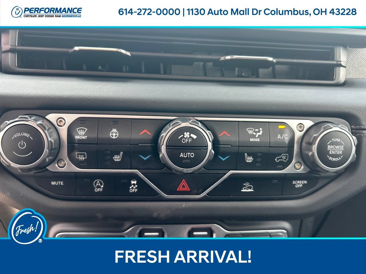 Used 2024 Jeep Wrangler Unlimited Sahara AWD/4WD image 23