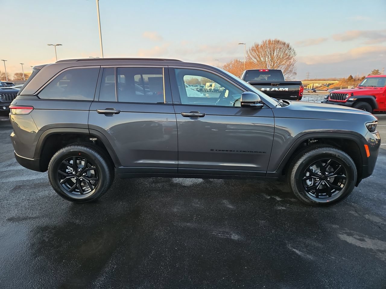 New 2026 Jeep Grand Cherokee Altitude AWD/4WD image 8