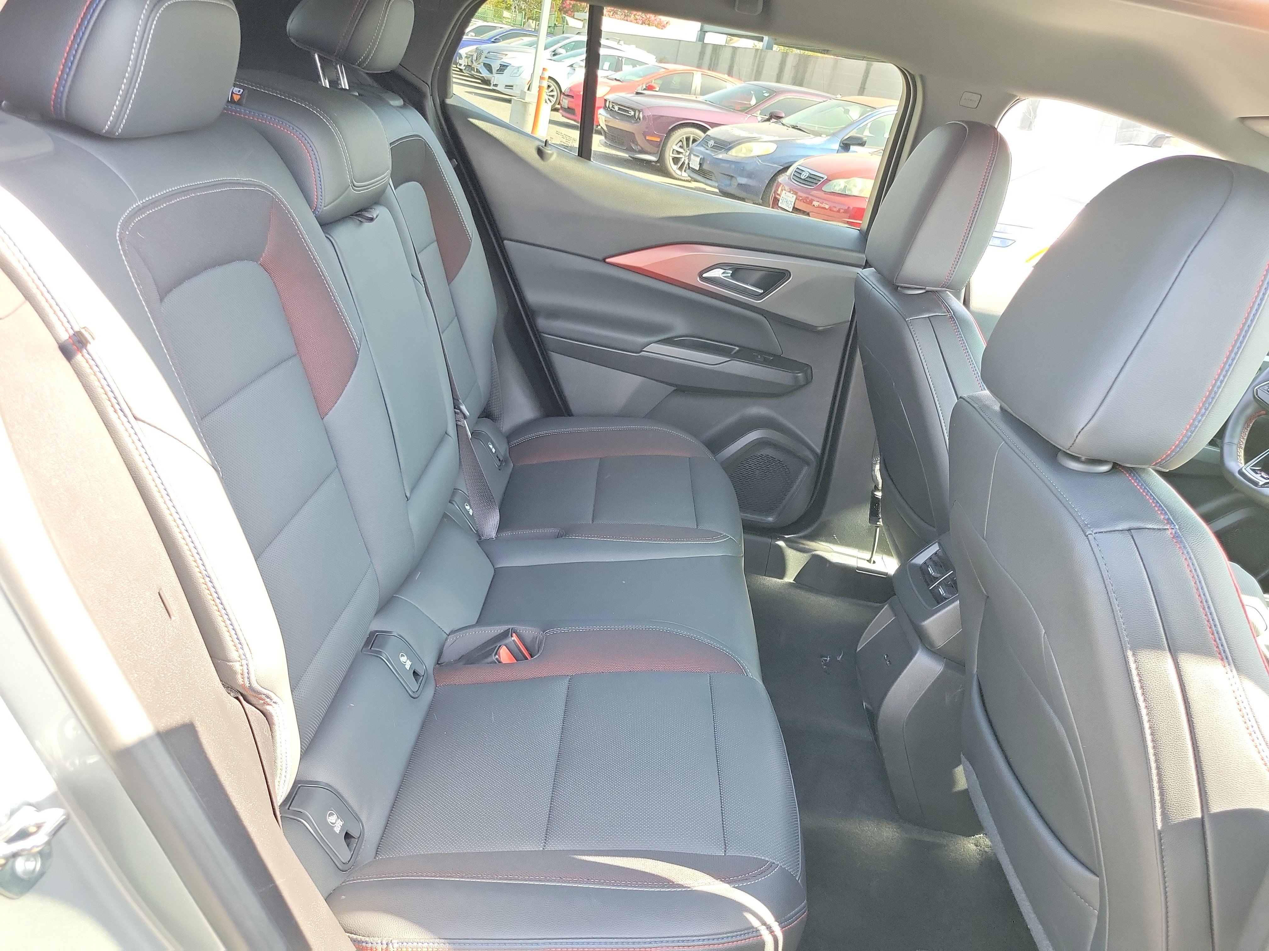 Used 2024 Chevrolet Equinox EV RS FWD image 22