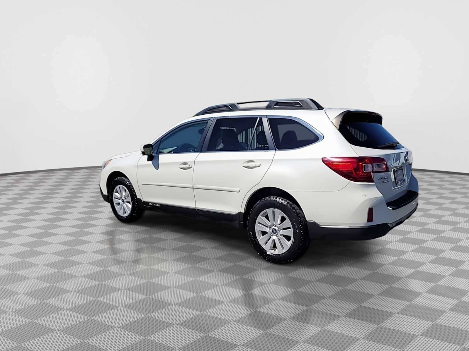 Used 2015 Subaru Outback 2.5i Premium image 6
